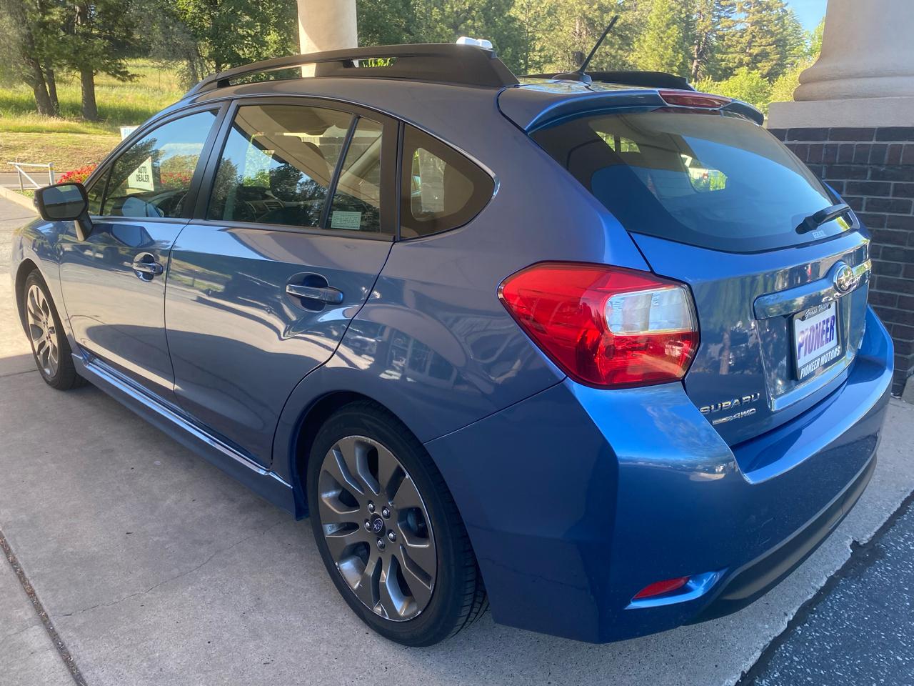 Subaru Impreza Wagon 5dr CVT 2.0i Sport Limited 2015
