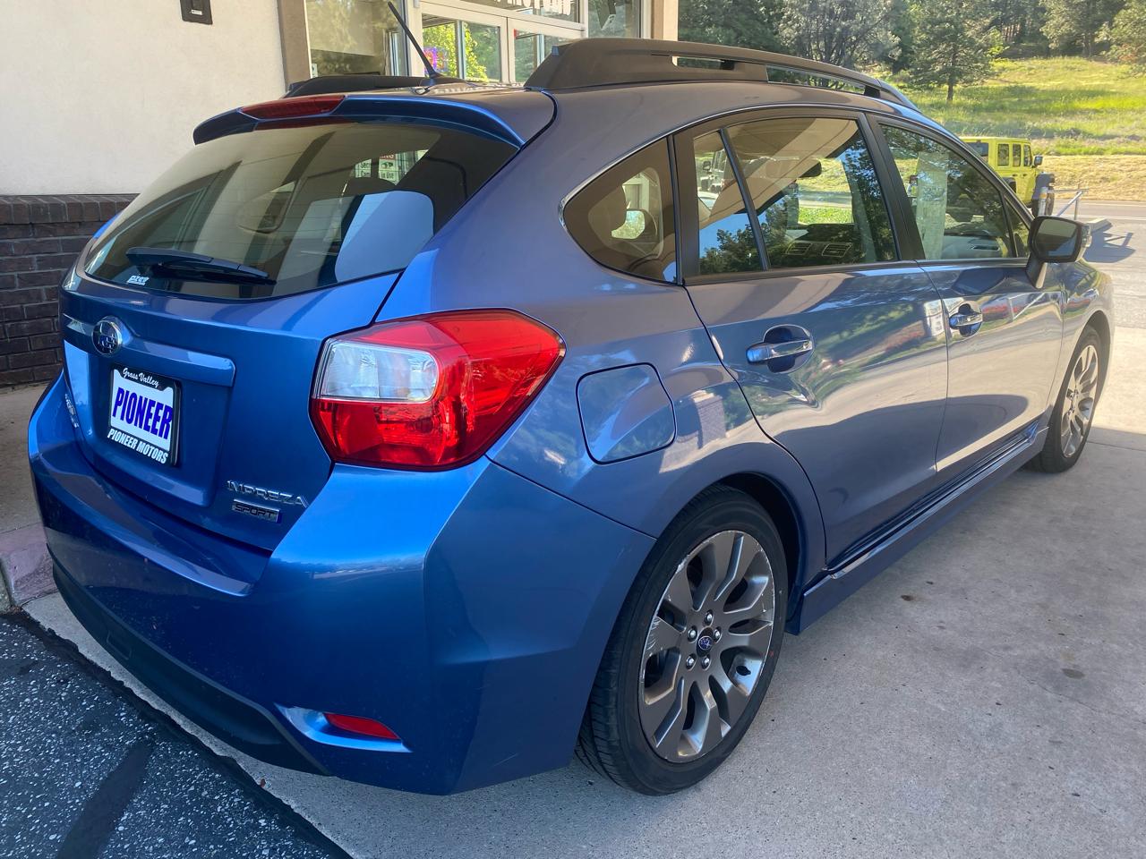 Subaru Impreza Wagon 5dr CVT 2.0i Sport Limited 2015