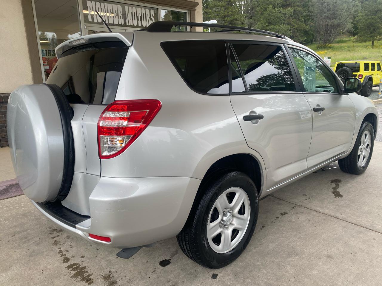 Toyota RAV4  2012