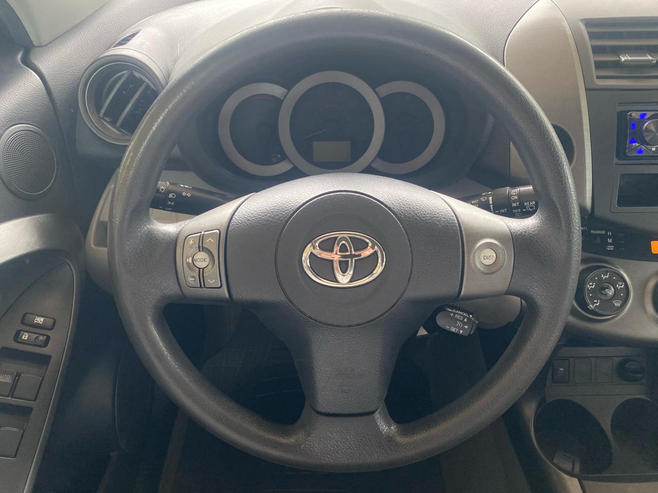 Toyota RAV4  2012