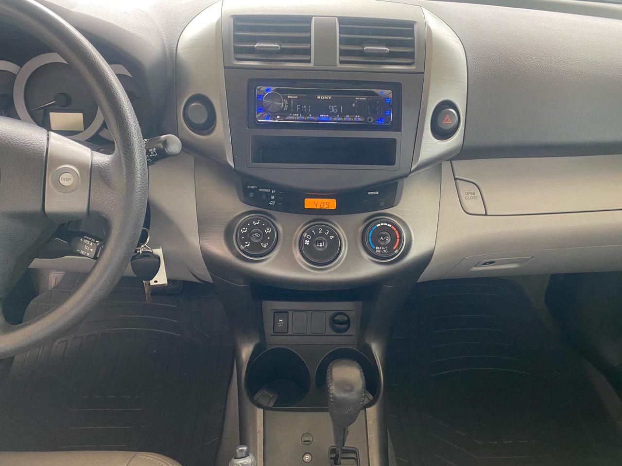 Toyota RAV4  2012