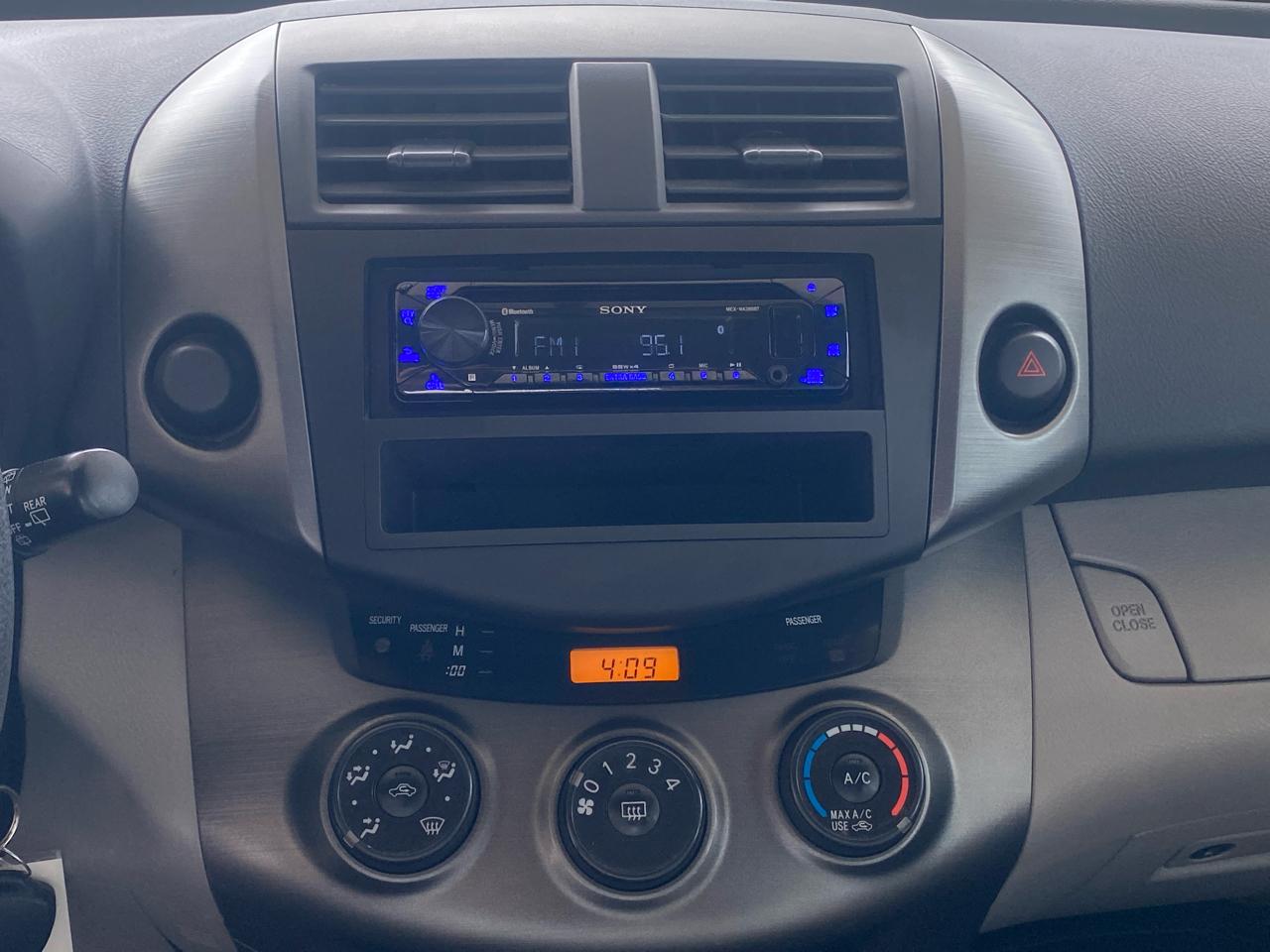 Toyota RAV4  2012