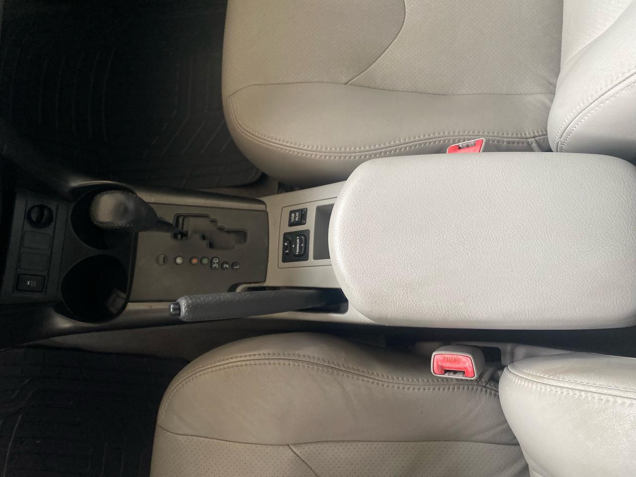 Toyota RAV4  2012