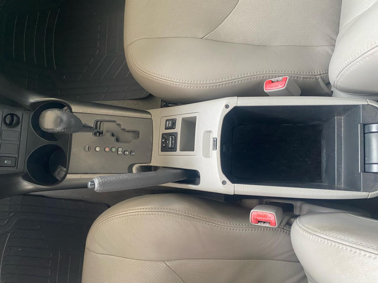 Toyota RAV4  2012