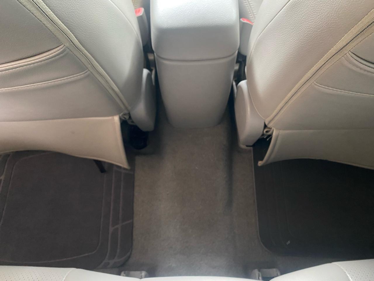 Toyota RAV4  2012
