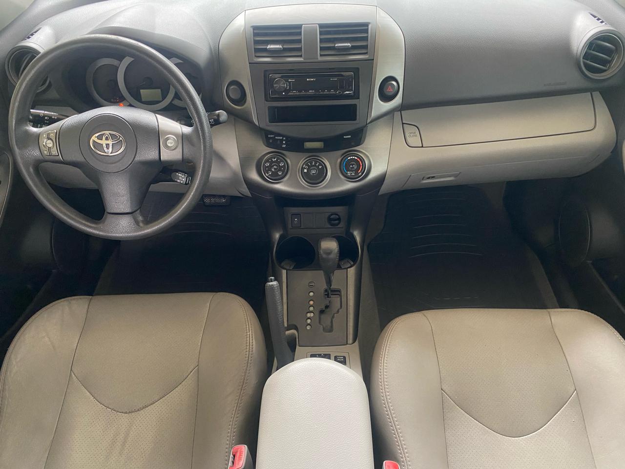 Toyota RAV4  2012
