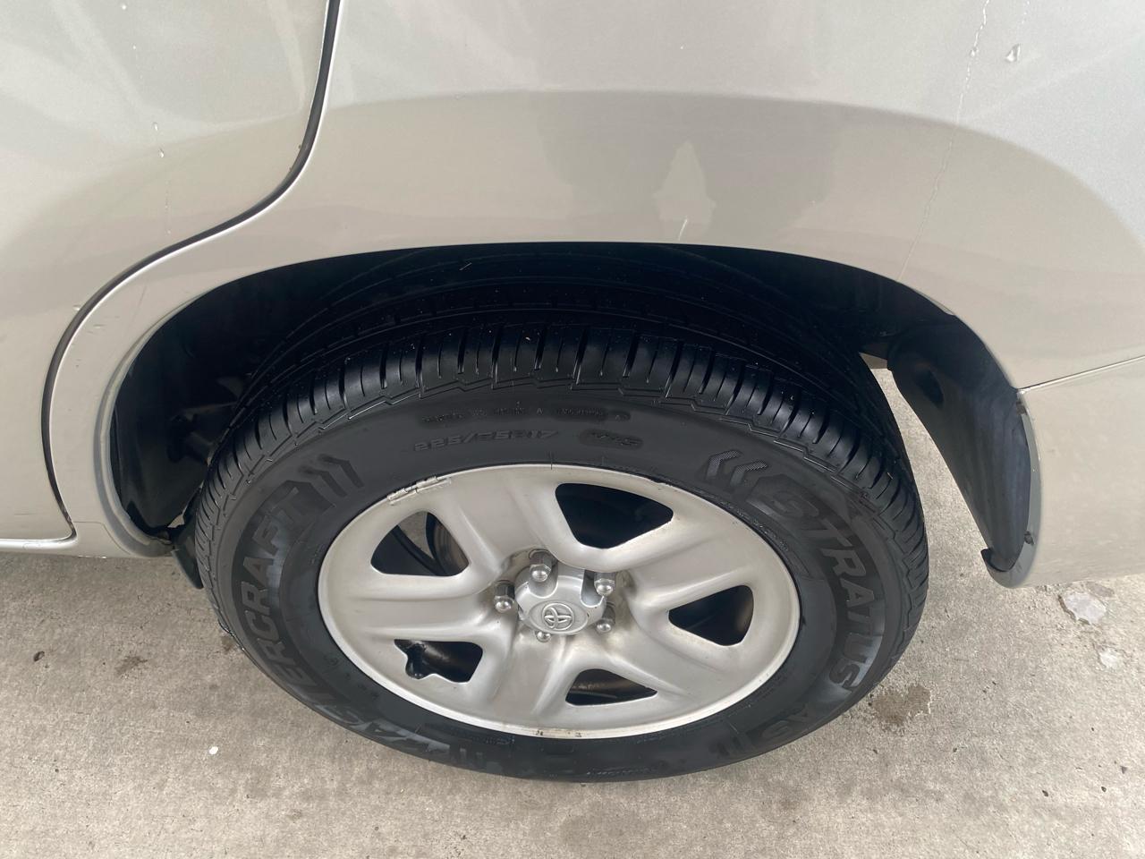 Toyota RAV4  2012