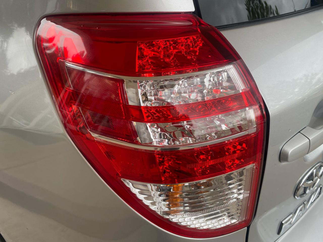Toyota RAV4  2012