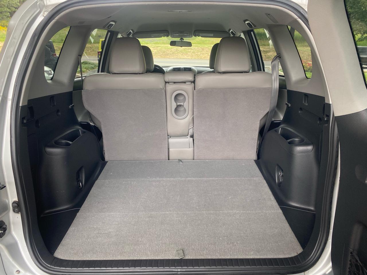 Toyota RAV4  2012