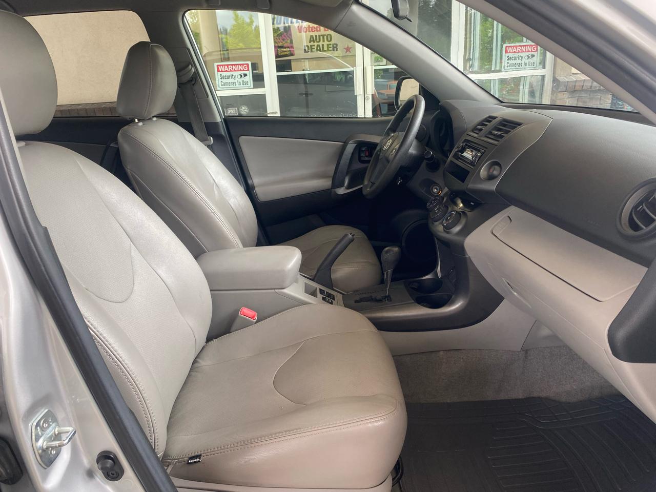 Toyota RAV4  2012