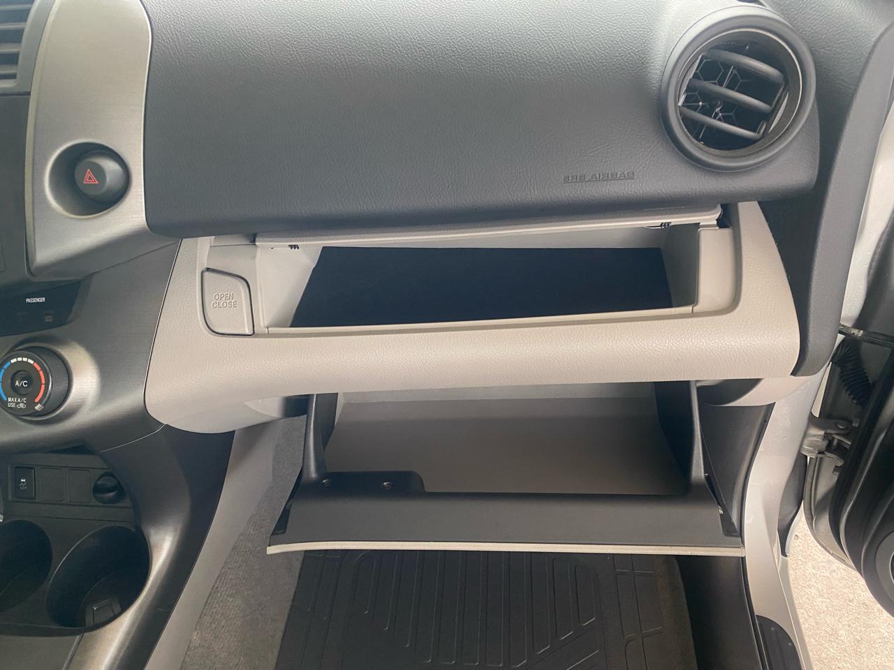 Toyota RAV4  2012