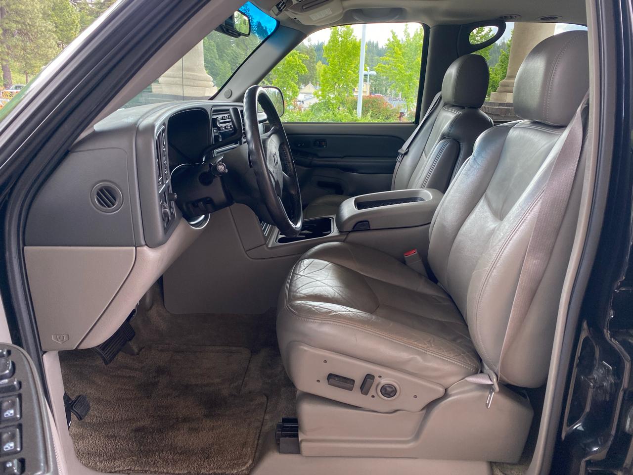 Chevrolet Tahoe 4dr 1500 4WD LT 2003