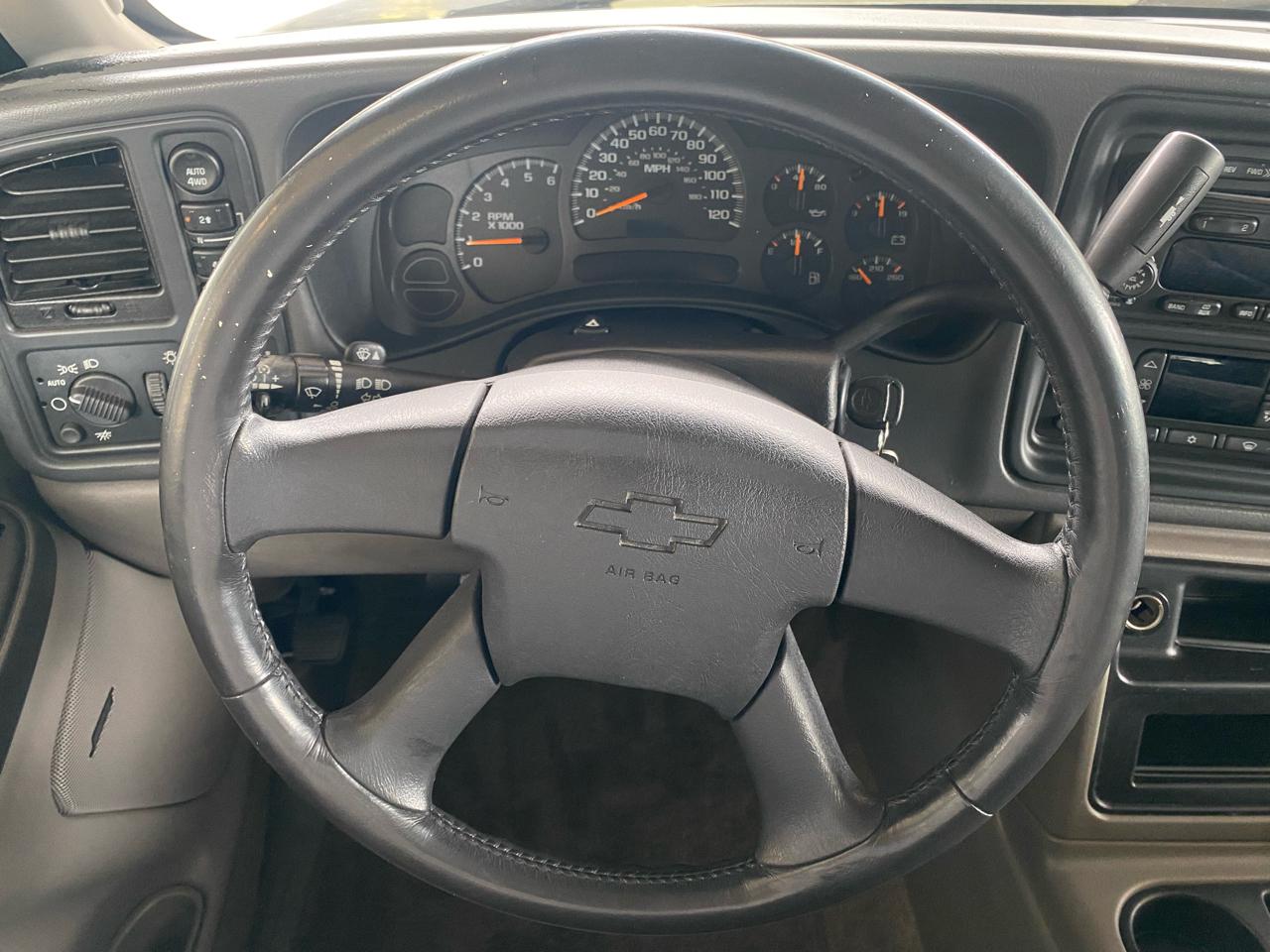 Chevrolet Tahoe 4dr 1500 4WD LT 2003