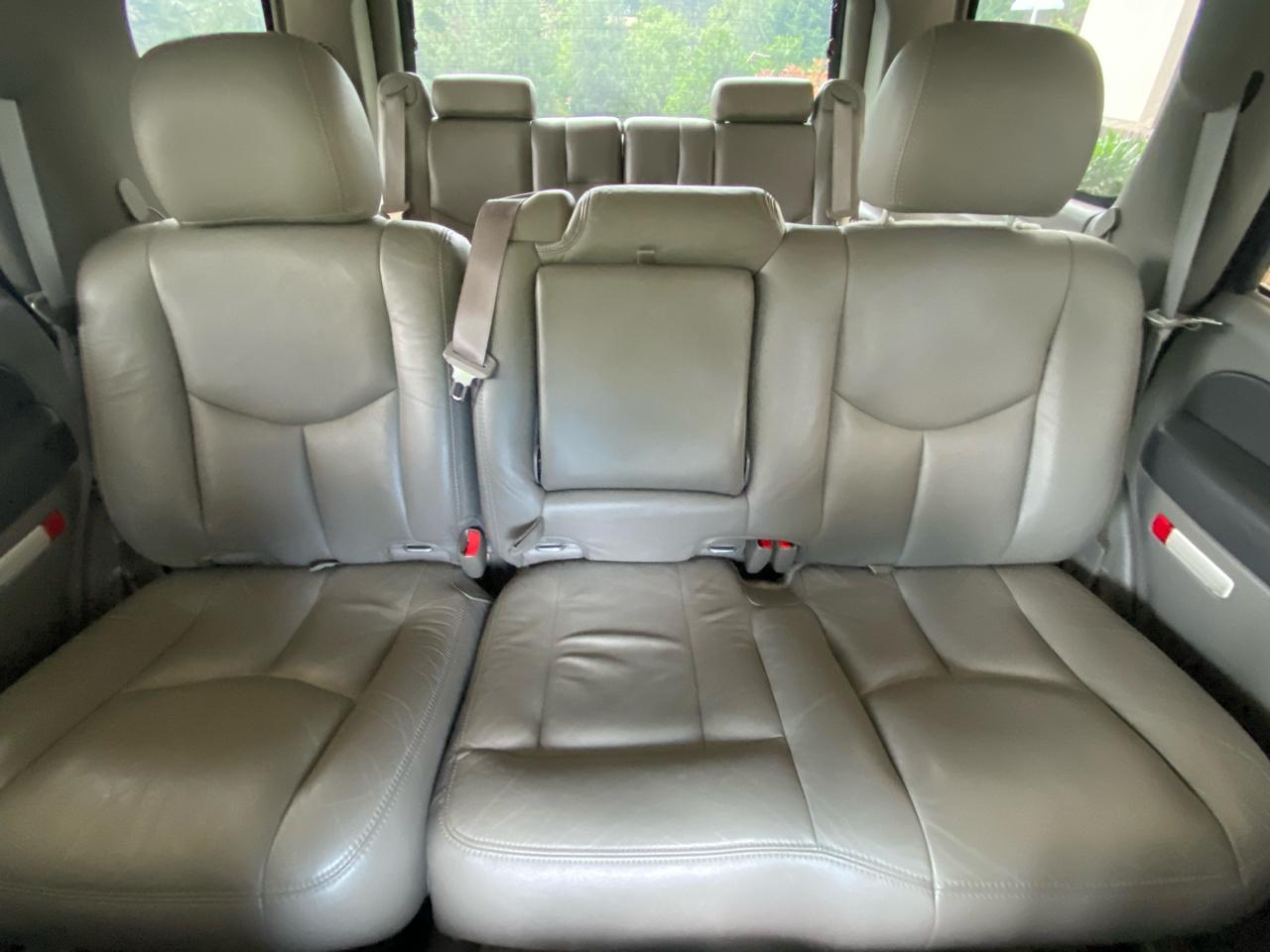 Chevrolet Tahoe 4dr 1500 4WD LT 2003