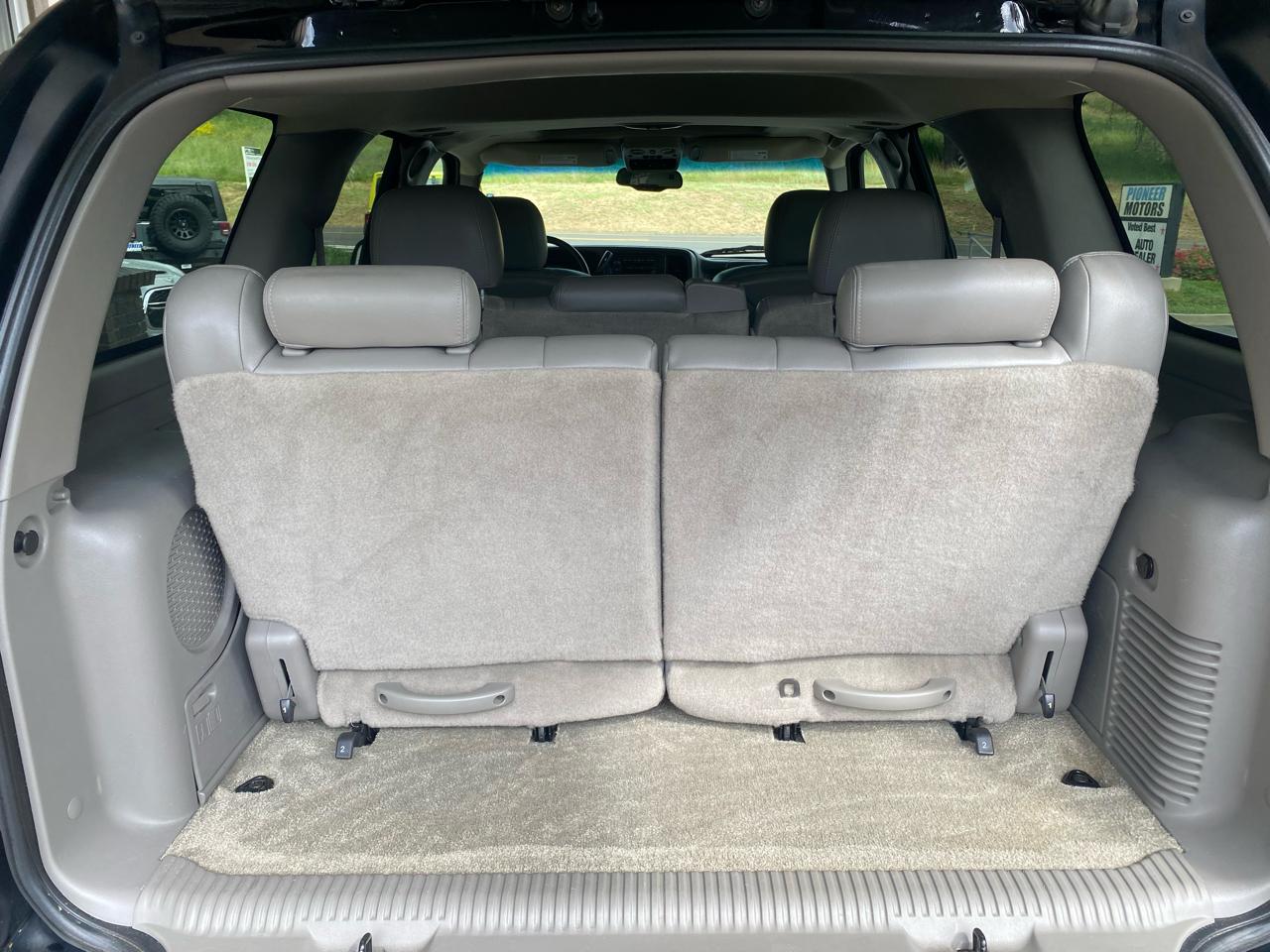 Chevrolet Tahoe 4dr 1500 4WD LT 2003
