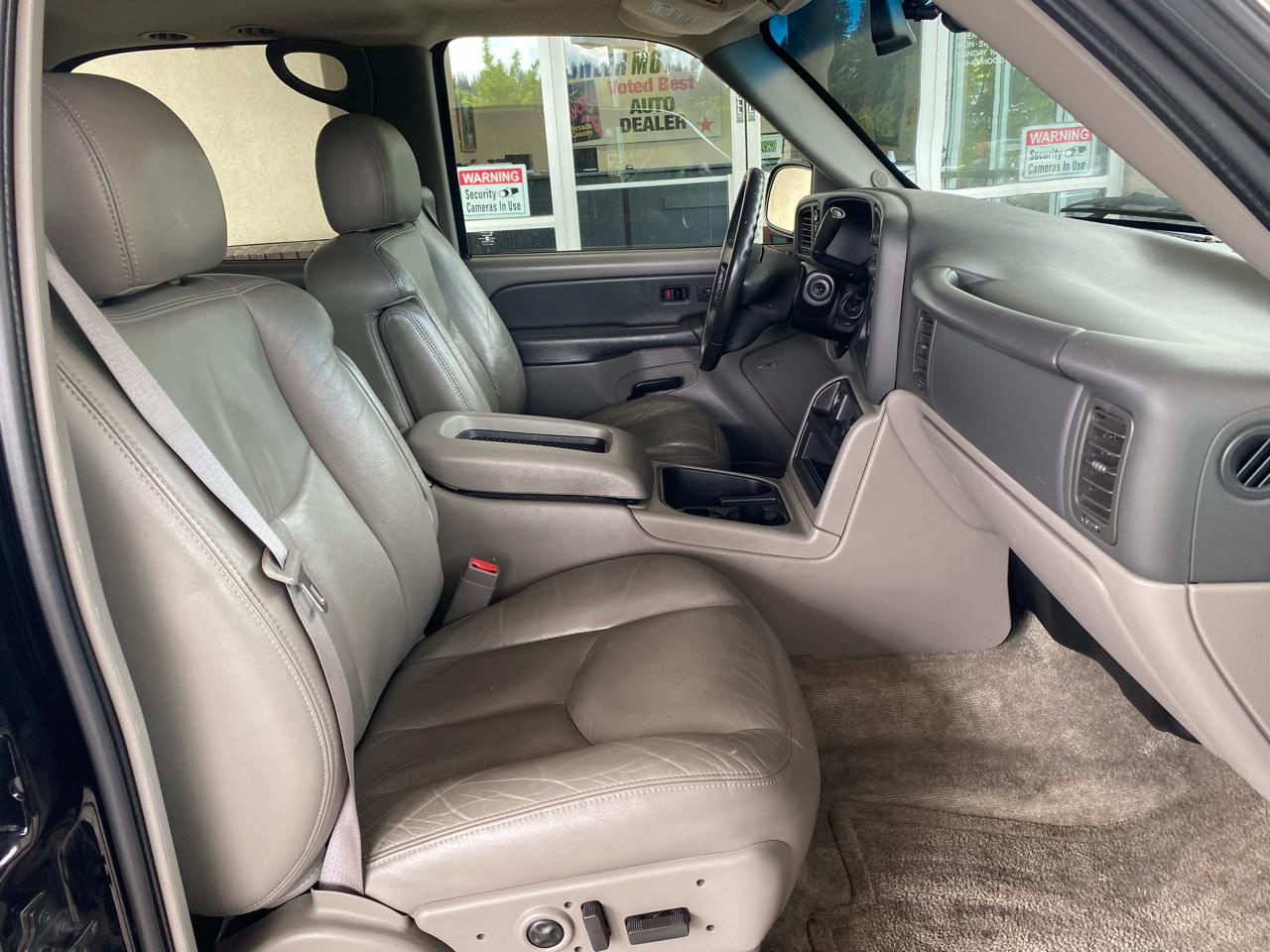 Chevrolet Tahoe 4dr 1500 4WD LT 2003