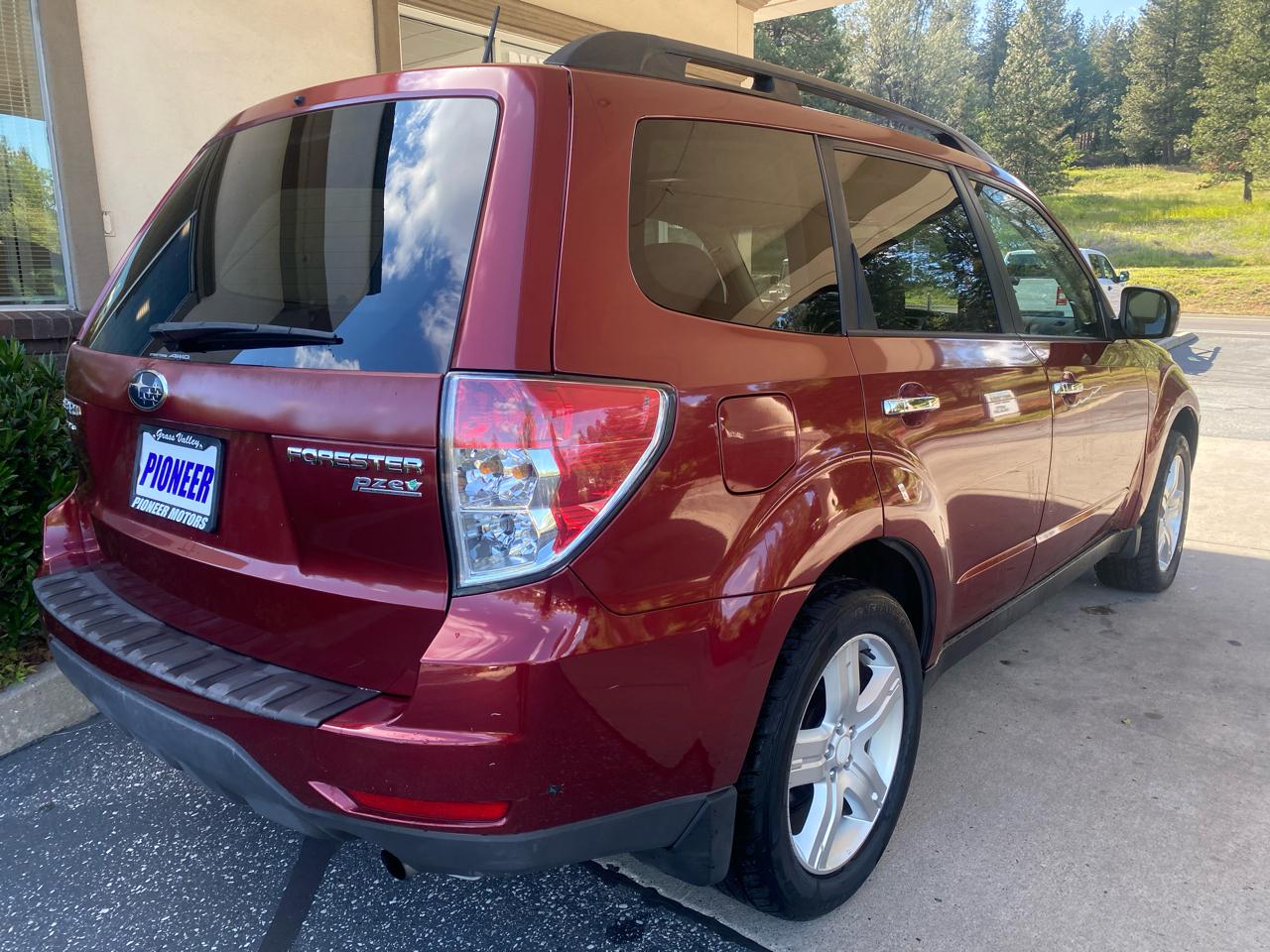 Subaru Forester 4dr Auto 2.5X Premium w/All-Weather Pkg 2010