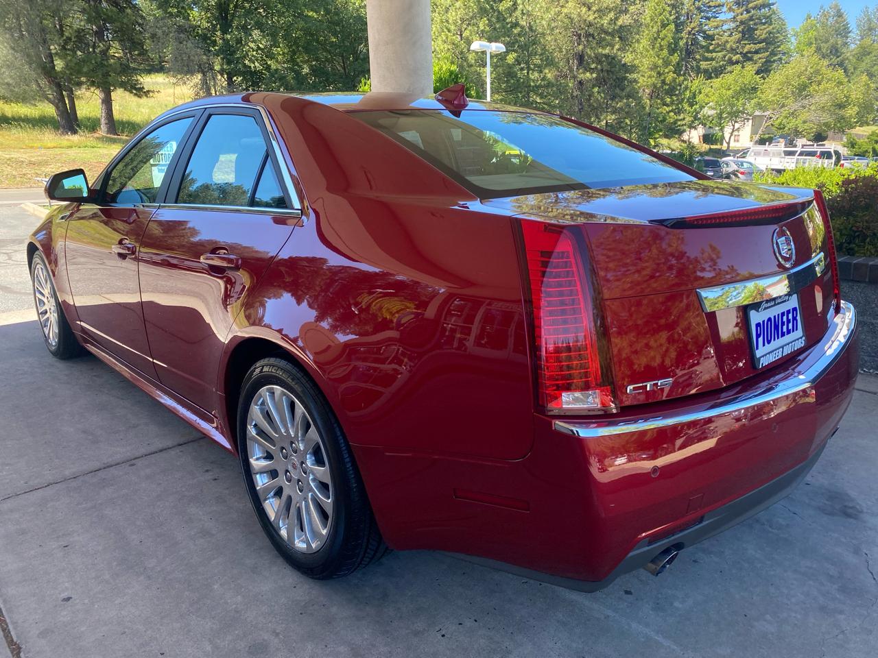 Cadillac CTS Sedan 4dr Sdn 3.6L Premium RWD 2011