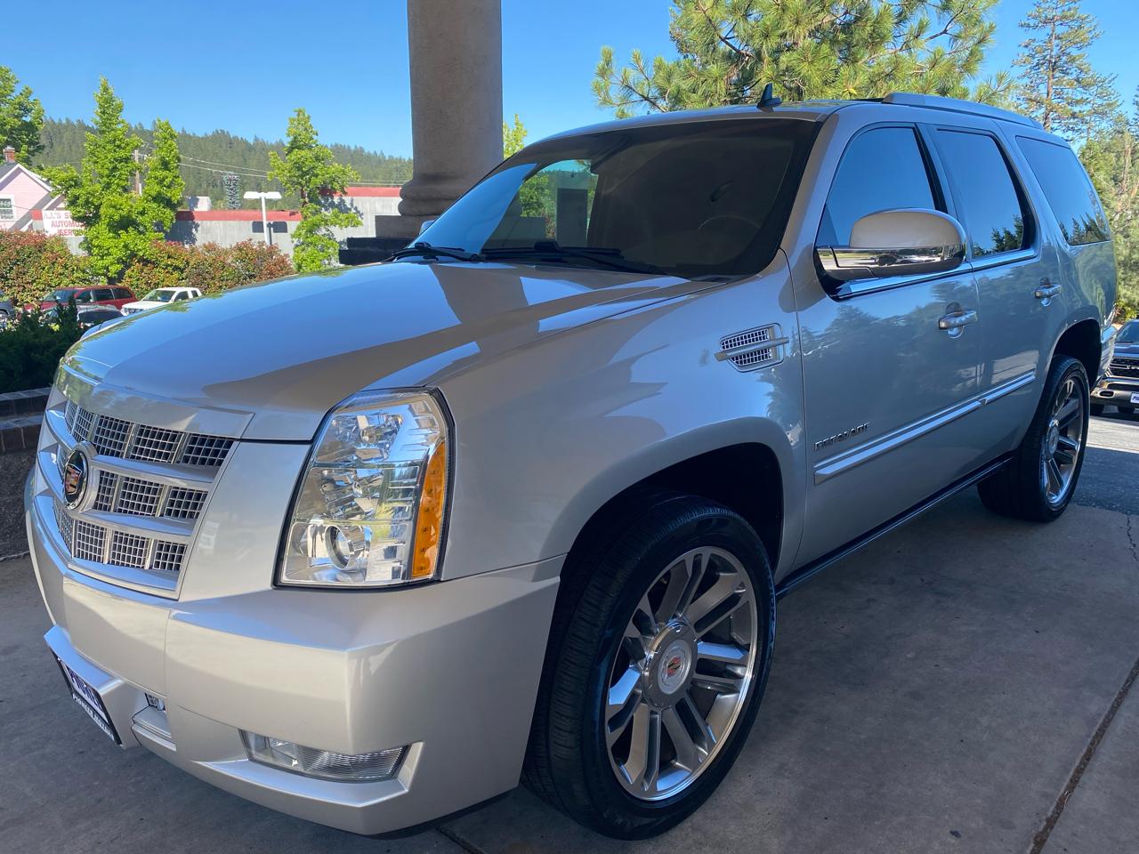 Cadillac Escalade AWD 4dr Premium 2013