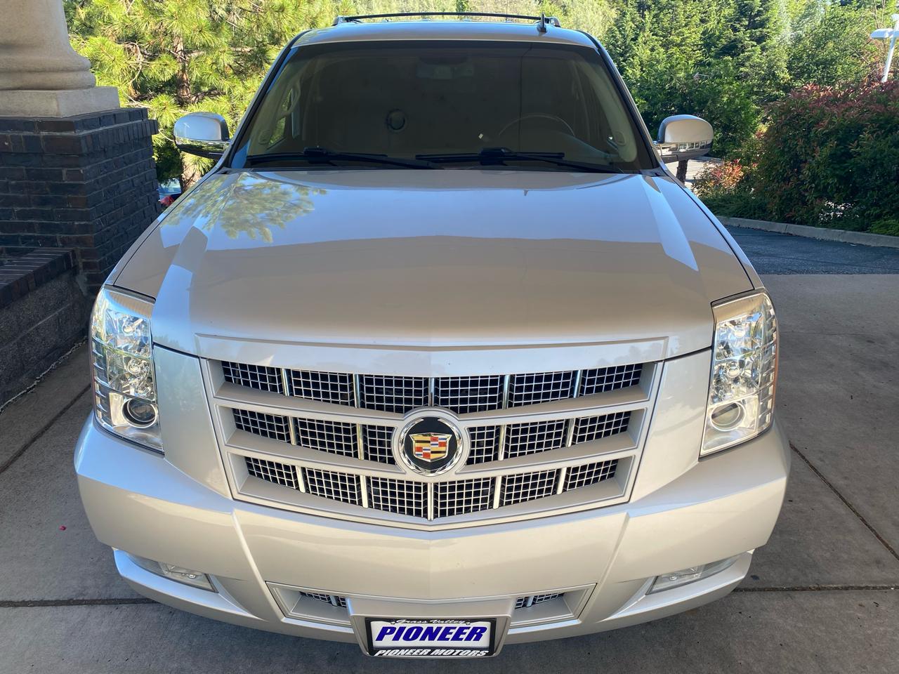 Cadillac Escalade AWD 4dr Premium 2013