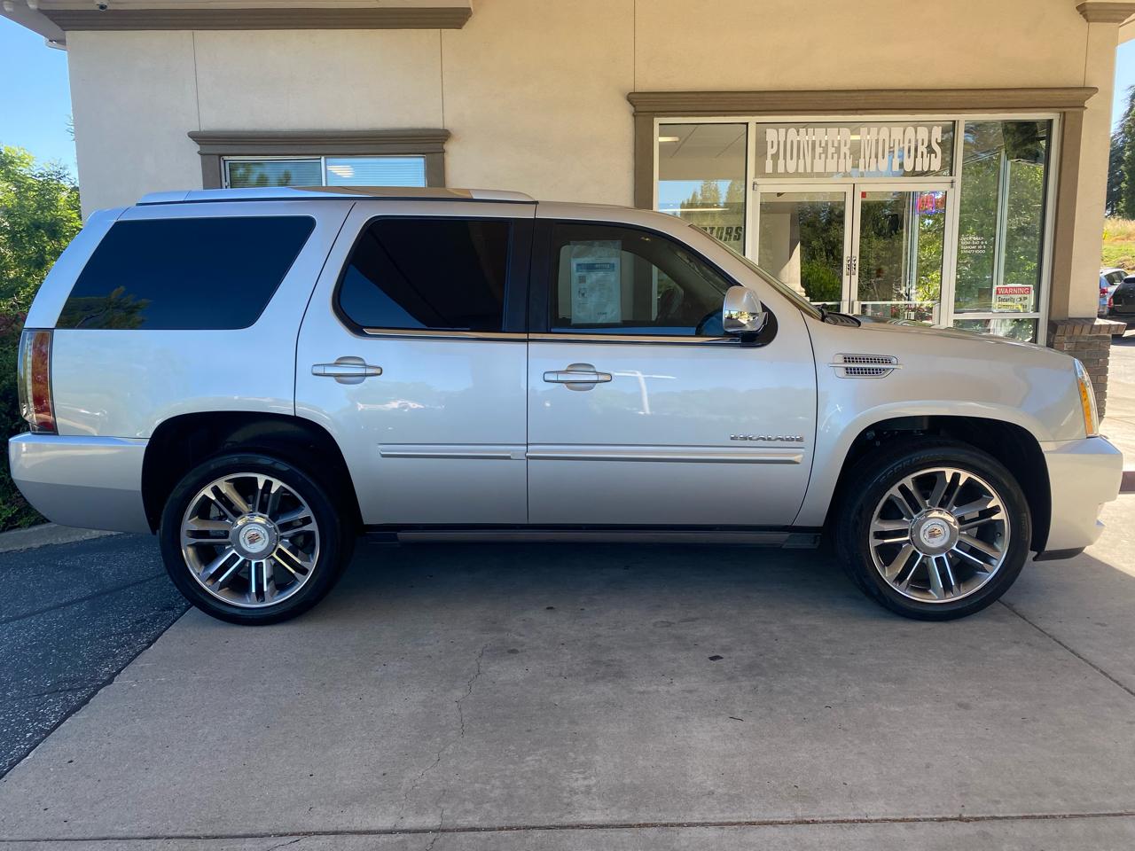 Cadillac Escalade AWD 4dr Premium 2013