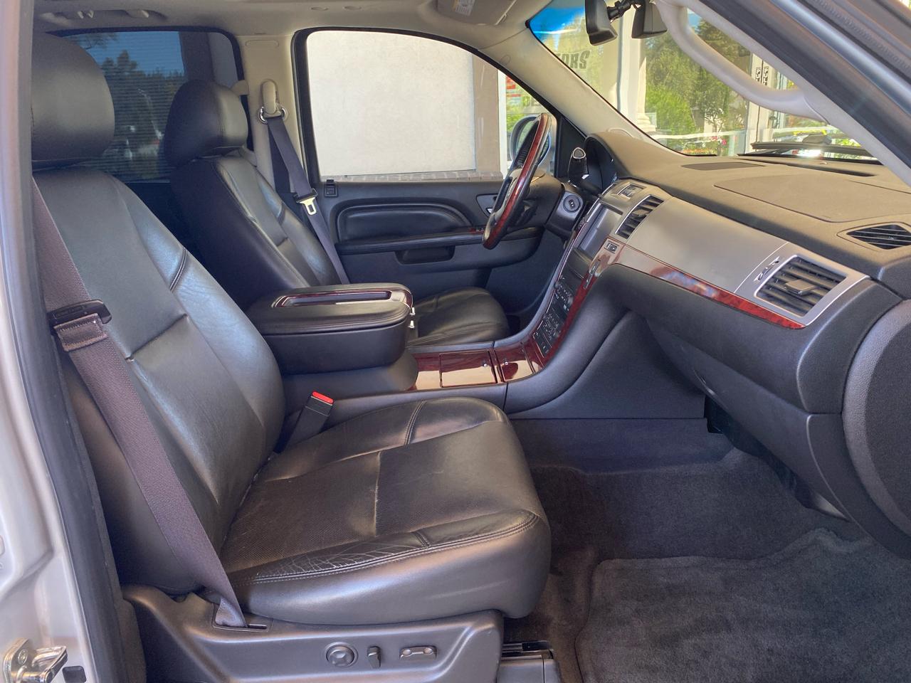 Cadillac Escalade AWD 4dr Premium 2013