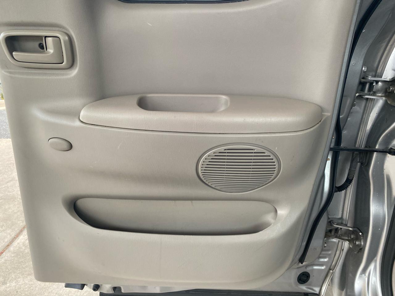 Toyota Tundra Access Cab V8 Auto SR5 2002
