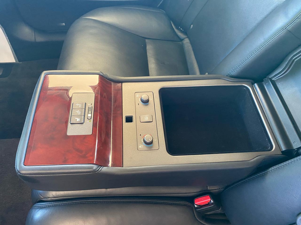 Lexus LS 460 4dr Sdn 2007
