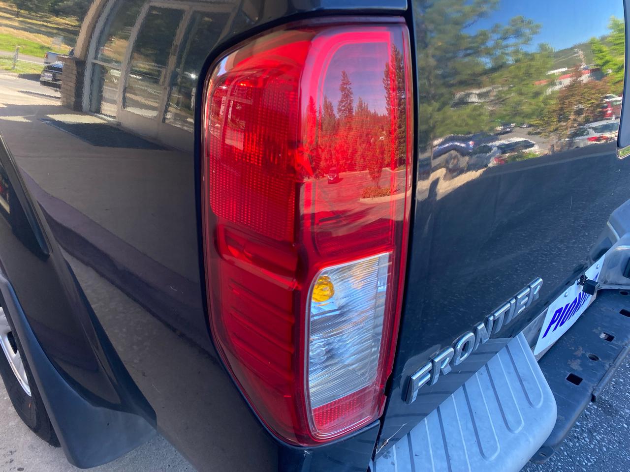 Nissan Frontier XE King Cab I4 Auto 2WD 2006