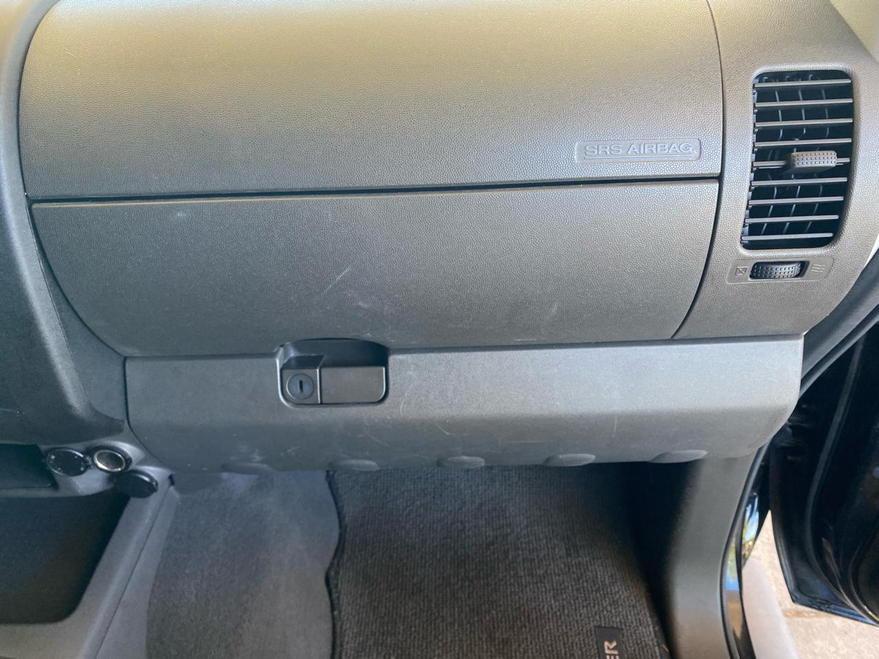 Nissan Frontier XE King Cab I4 Auto 2WD 2006
