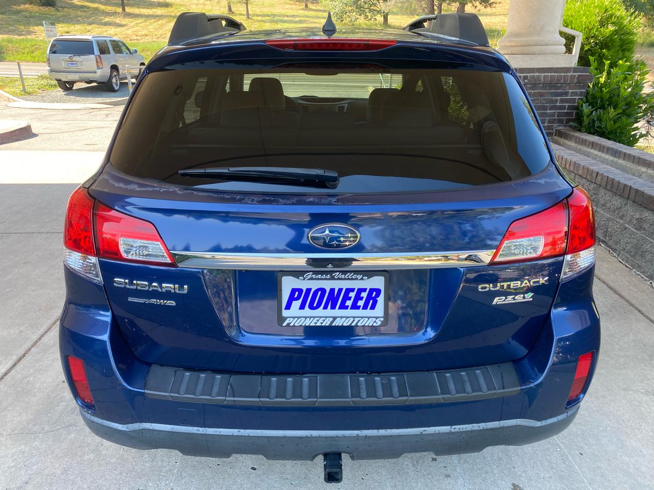 Subaru Outback 4dr Wgn H4 Auto 2.5i Limited Pwr Moon 2011