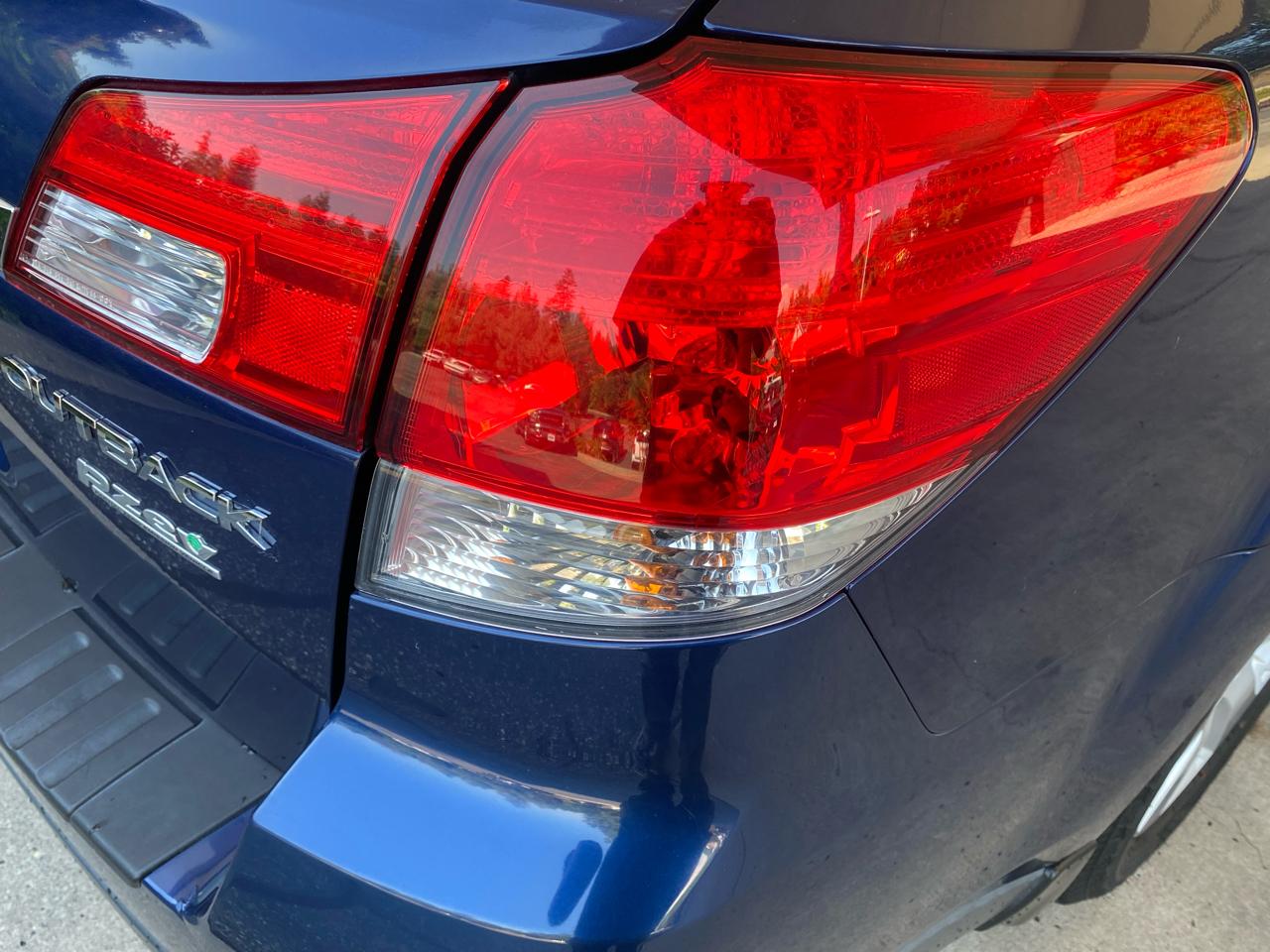 Subaru Outback 4dr Wgn H4 Auto 2.5i Limited Pwr Moon 2011