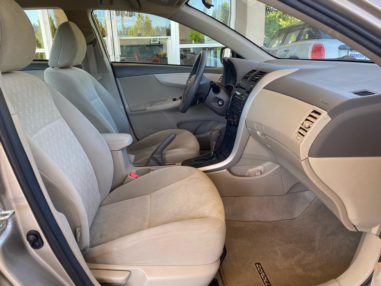 Toyota Corolla  2009