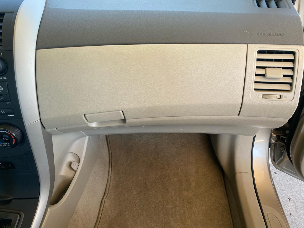 Toyota Corolla  2009