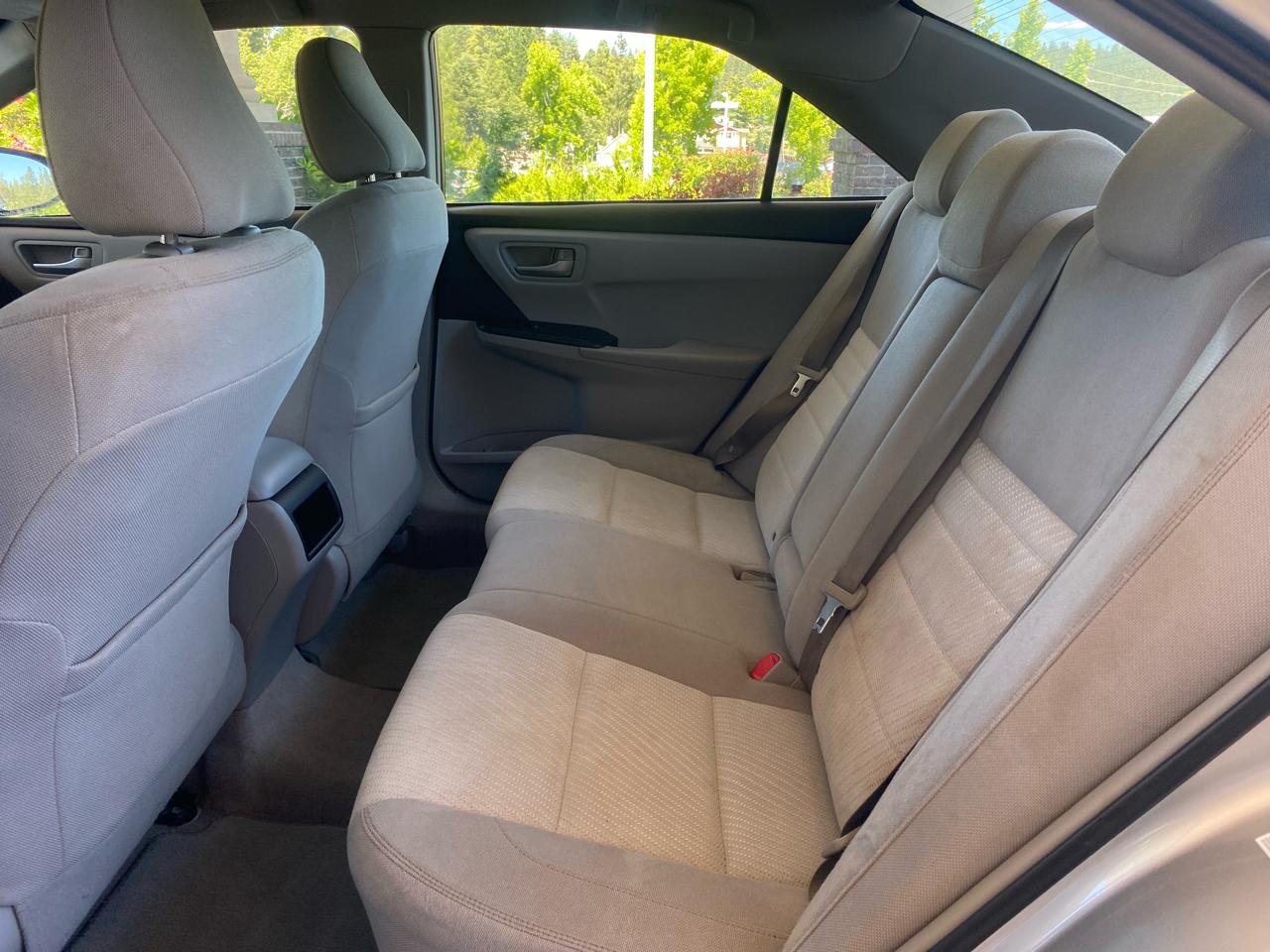 Toyota Camry 4dr Sdn I4 Auto LE (Natl) 2015