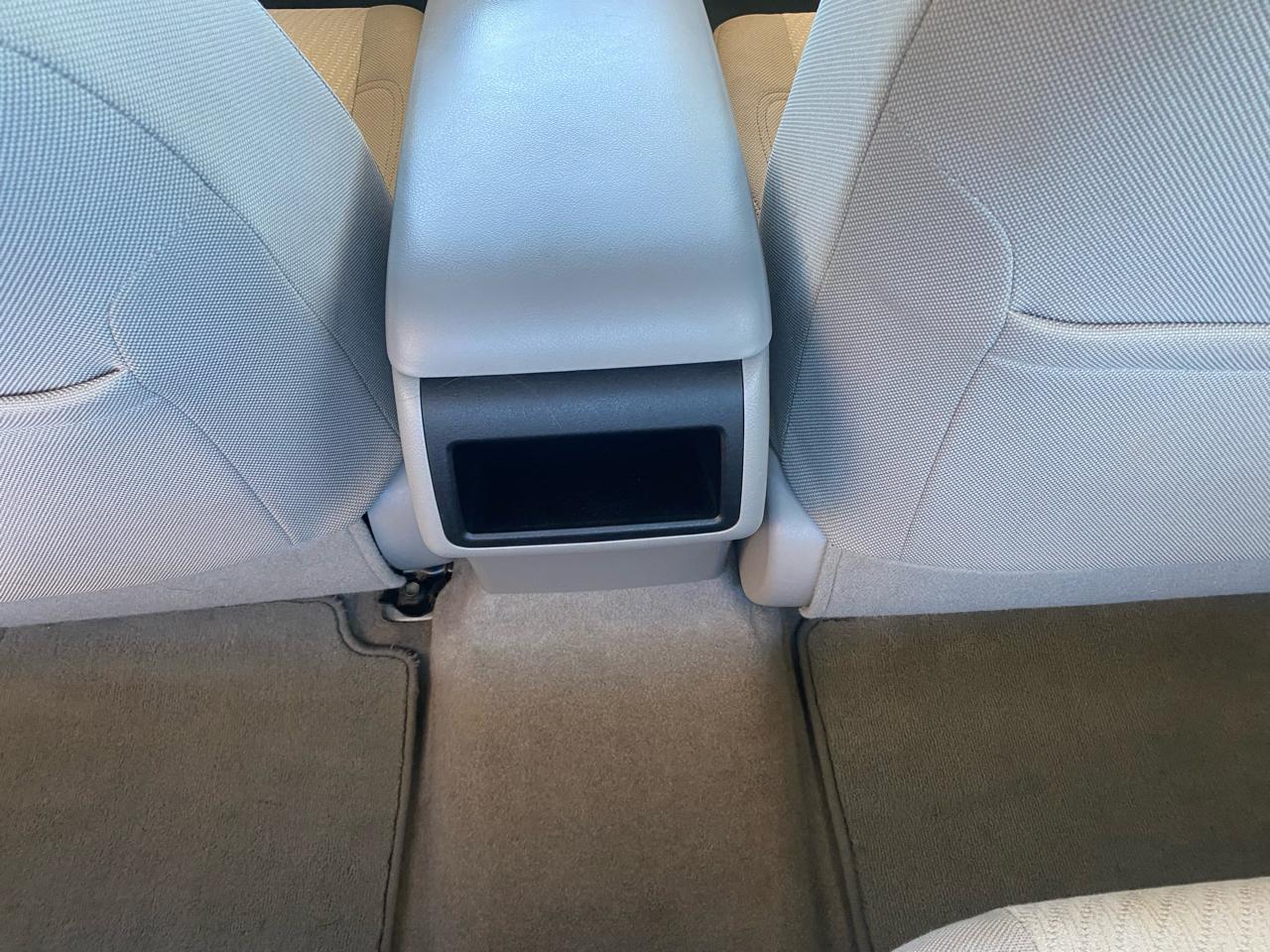 Toyota Camry 4dr Sdn I4 Auto LE (Natl) 2015