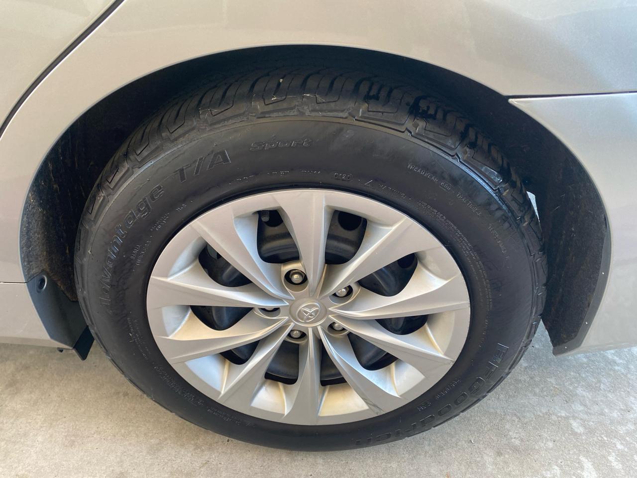 Toyota Camry 4dr Sdn I4 Auto LE (Natl) 2015
