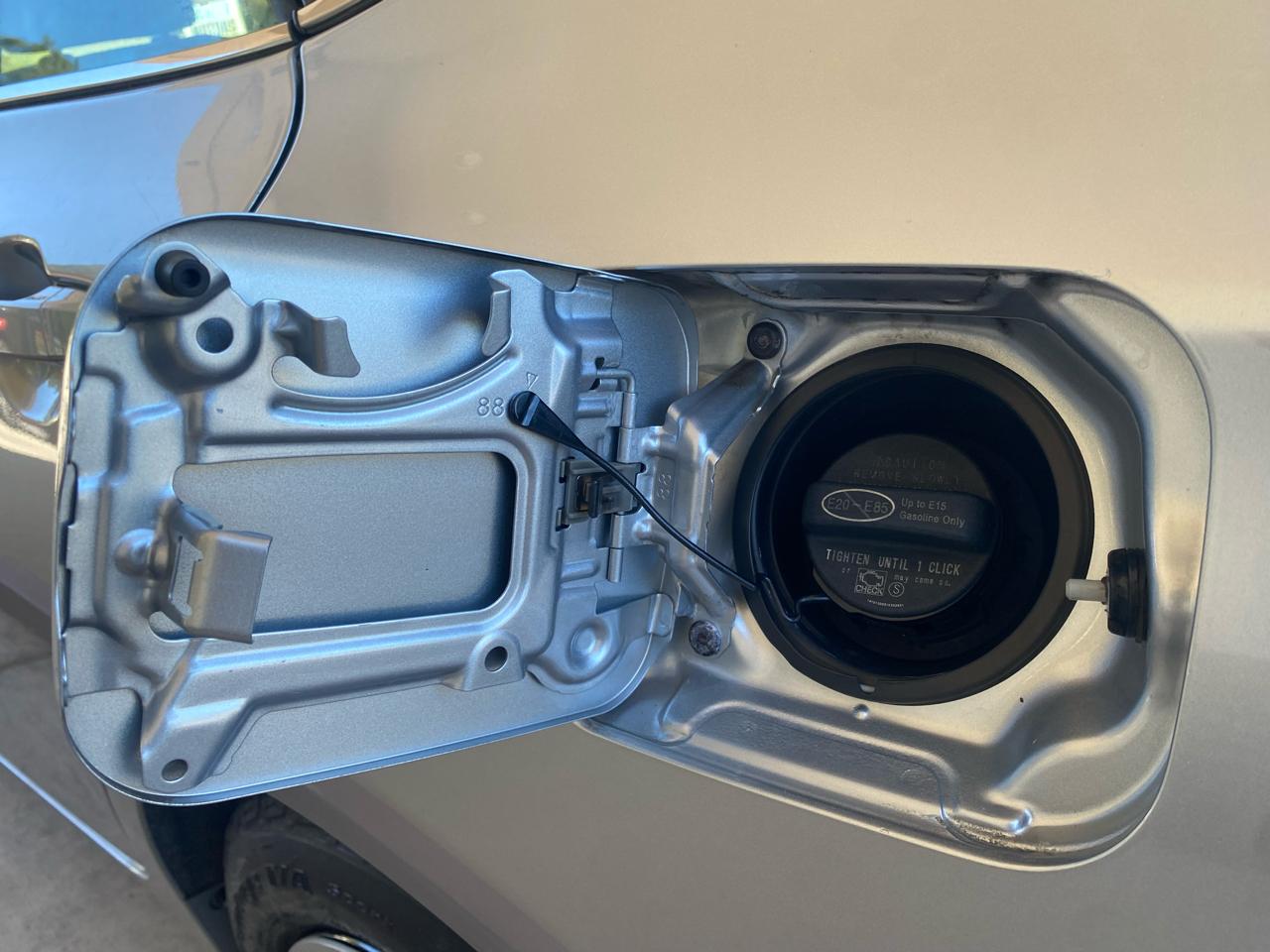 Toyota Camry 4dr Sdn I4 Auto LE (Natl) 2015