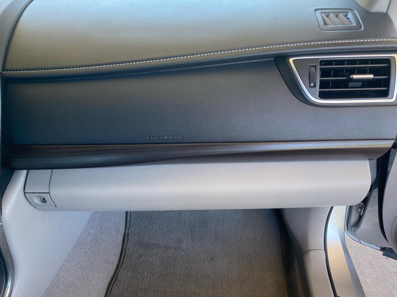 Toyota Camry 4dr Sdn I4 Auto LE (Natl) 2015