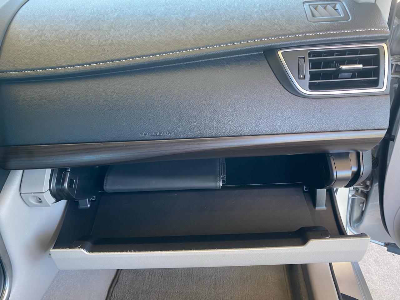 Toyota Camry 4dr Sdn I4 Auto LE (Natl) 2015