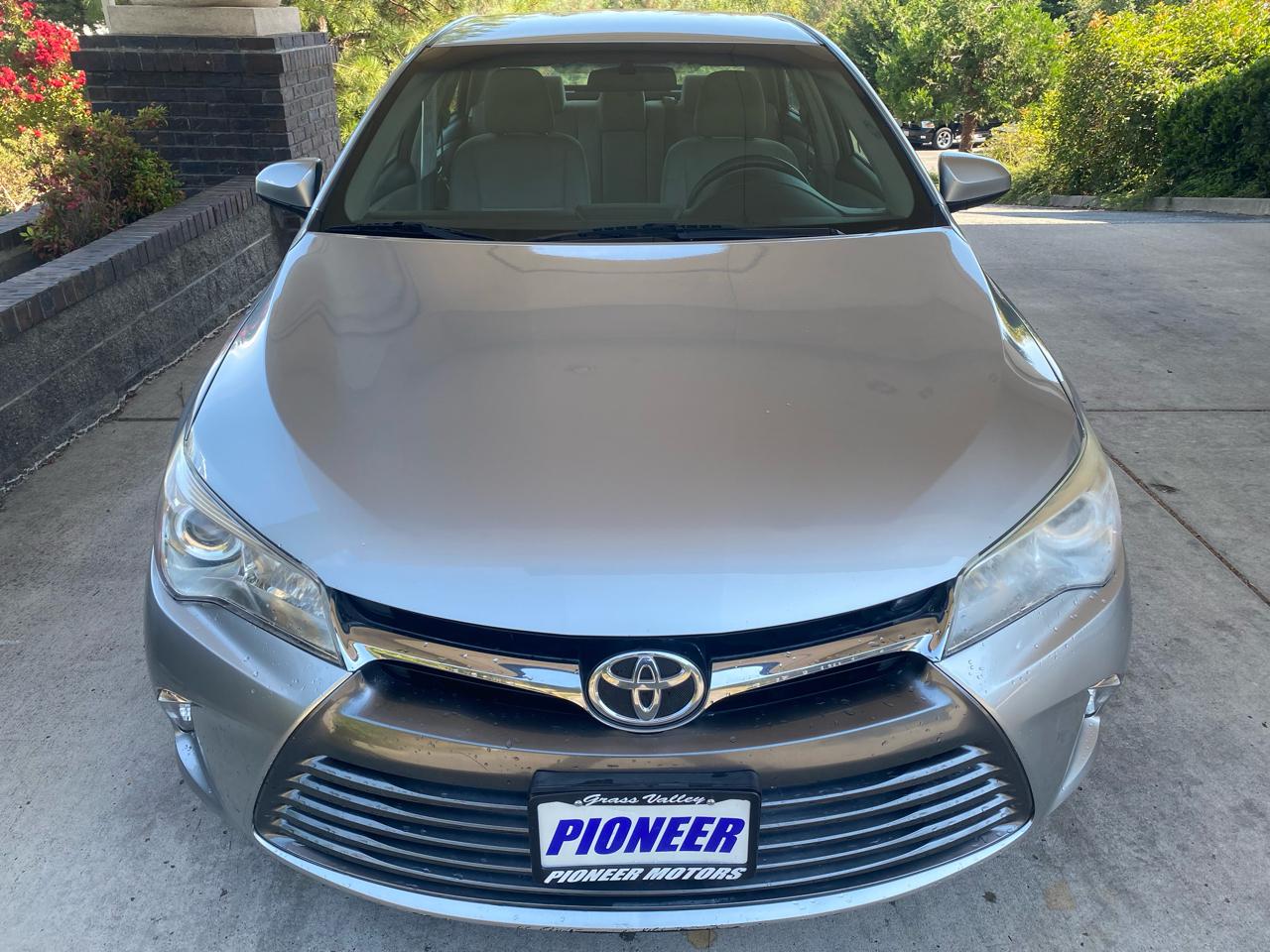 Toyota Camry 4dr Sdn I4 Auto LE (Natl) 2015