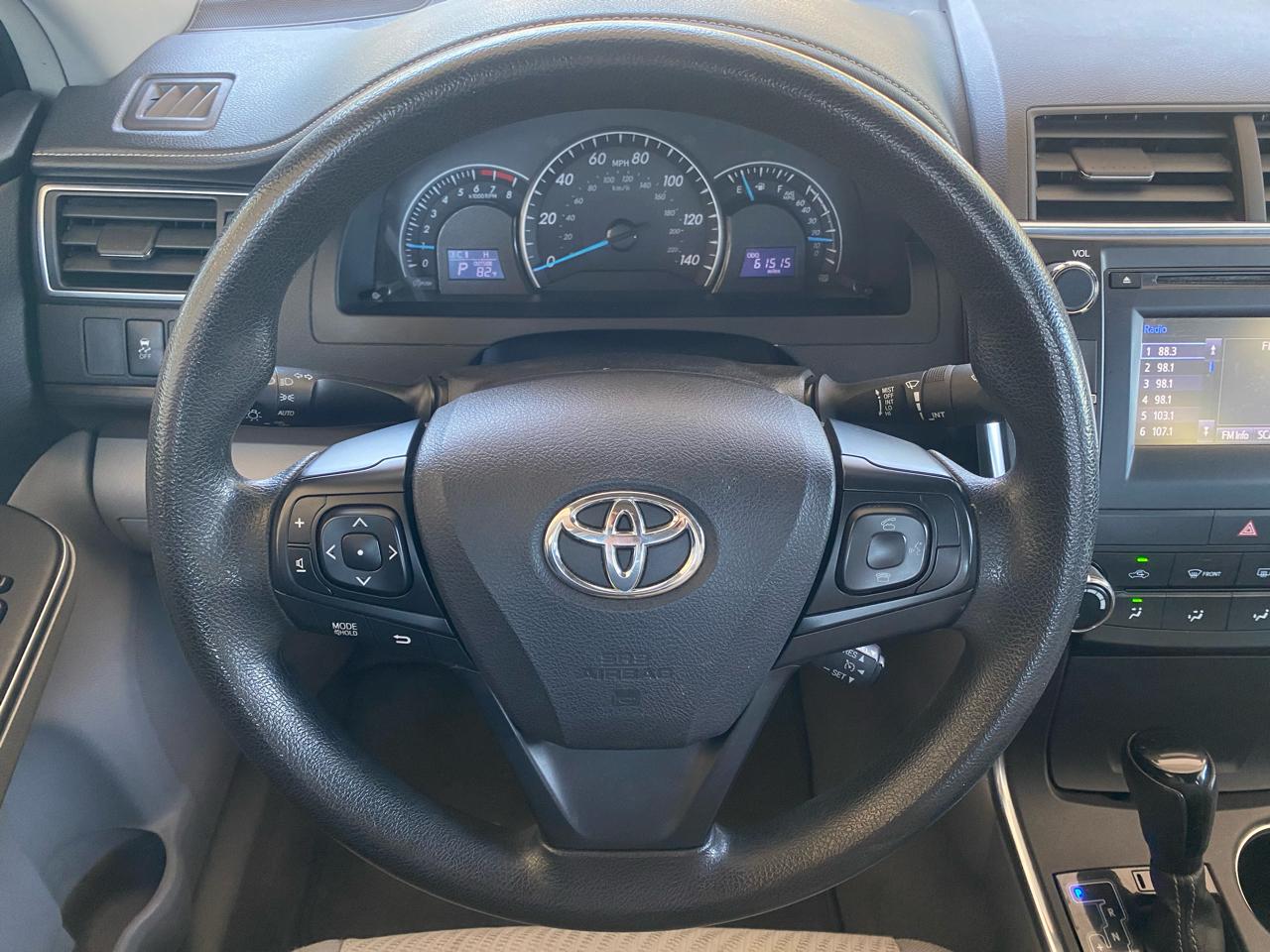 Toyota Camry 4dr Sdn I4 Auto LE (Natl) 2015