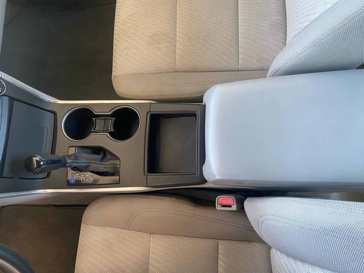 Toyota Camry 4dr Sdn I4 Auto LE (Natl) 2015
