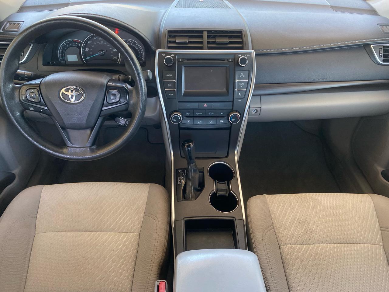Toyota Camry 4dr Sdn I4 Auto LE (Natl) 2015