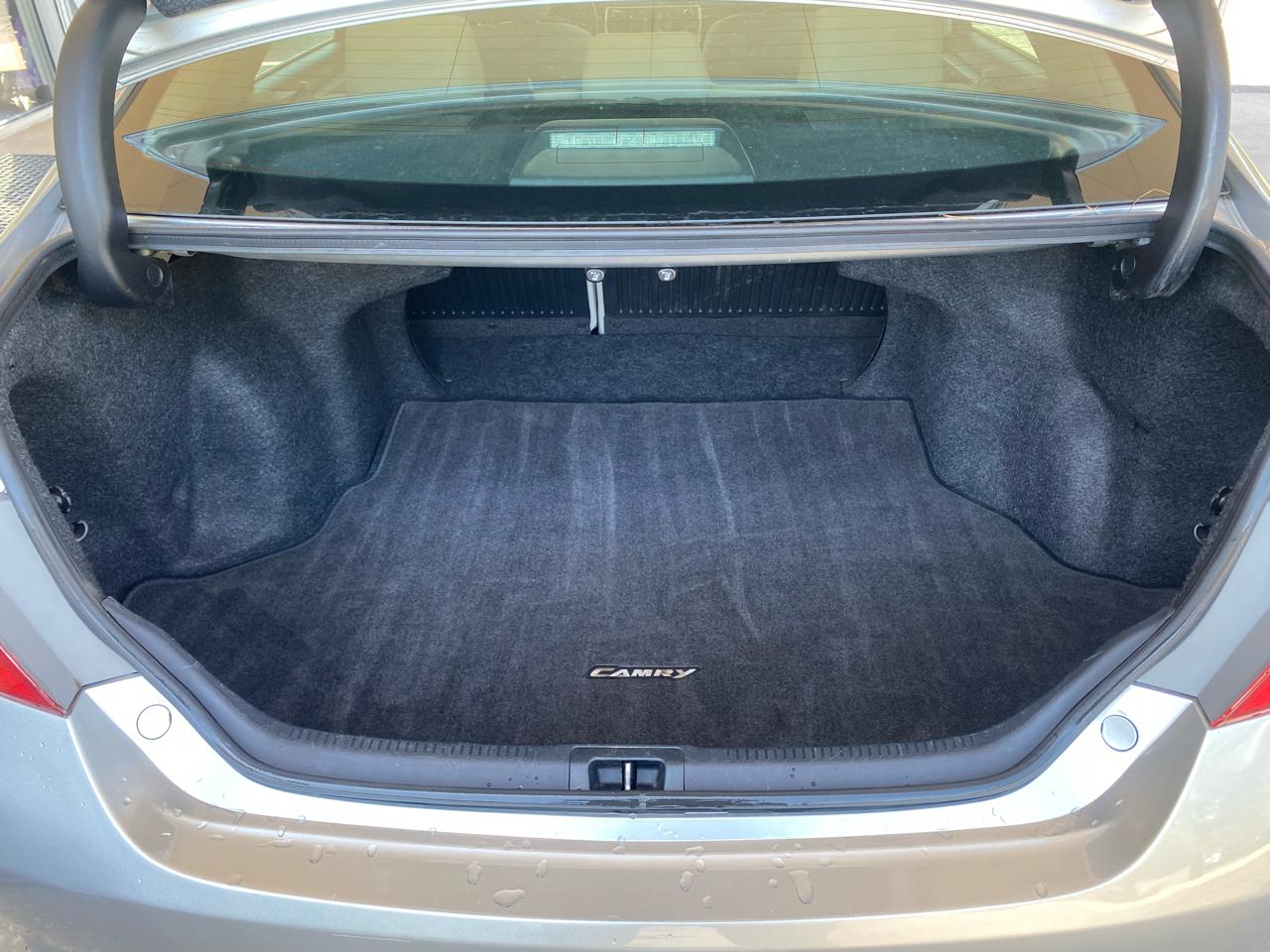 Toyota Camry 4dr Sdn I4 Auto LE (Natl) 2015