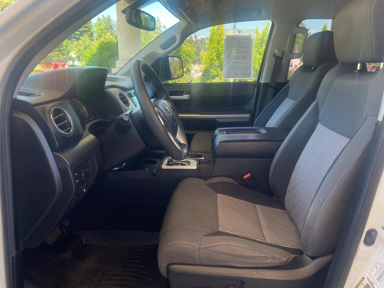 Toyota Tundra 4WD Truck CrewMax 5.7L V8 6-Spd AT SR5 (Natl) 2015