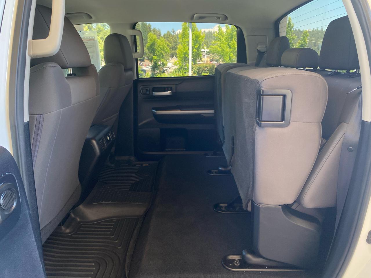 Toyota Tundra 4WD Truck CrewMax 5.7L V8 6-Spd AT SR5 (Natl) 2015