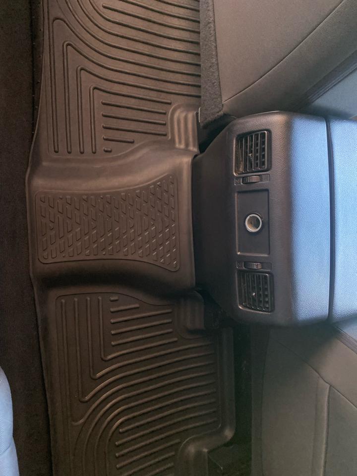 Toyota Tundra 4WD Truck CrewMax 5.7L V8 6-Spd AT SR5 (Natl) 2015