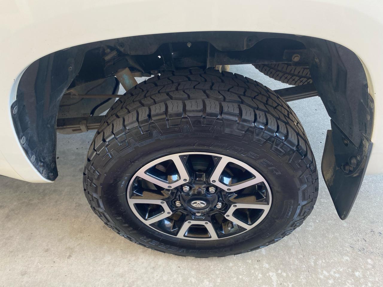 Toyota Tundra 4WD Truck CrewMax 5.7L V8 6-Spd AT SR5 (Natl) 2015