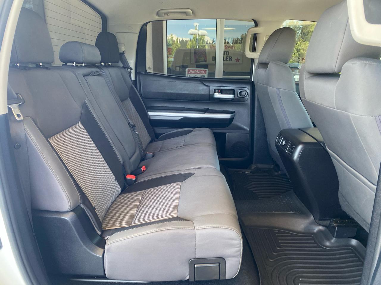 Toyota Tundra 4WD Truck CrewMax 5.7L V8 6-Spd AT SR5 (Natl) 2015